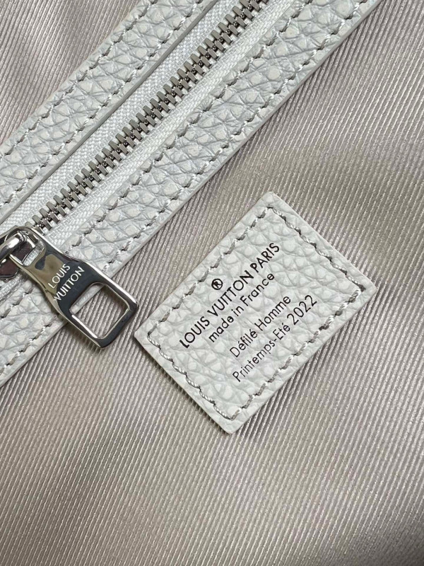 l0*is V*t0n keepall 50