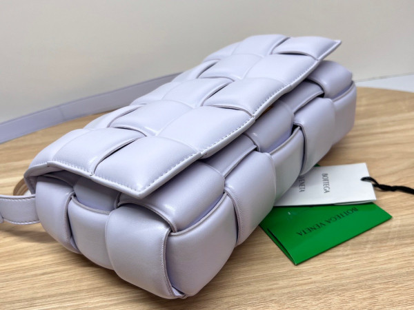 bo*te*ga Ve*ne*ta cassette