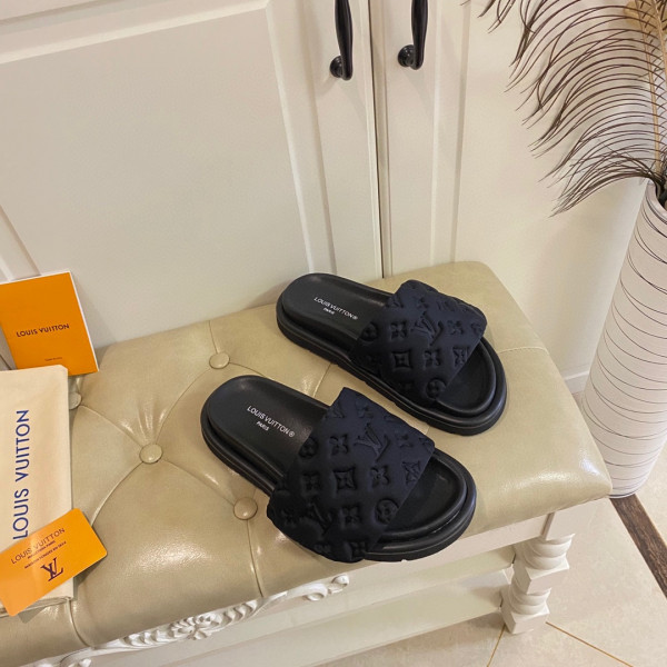 l0*is V*t0n pool pillow comfort mule