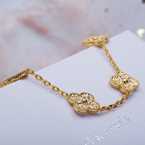 V*N CL*F&arpels perlée bracelet