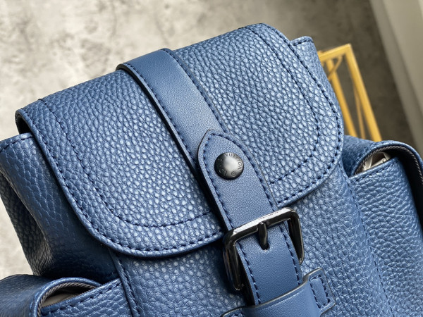 l0*is V*t0n christopher xs