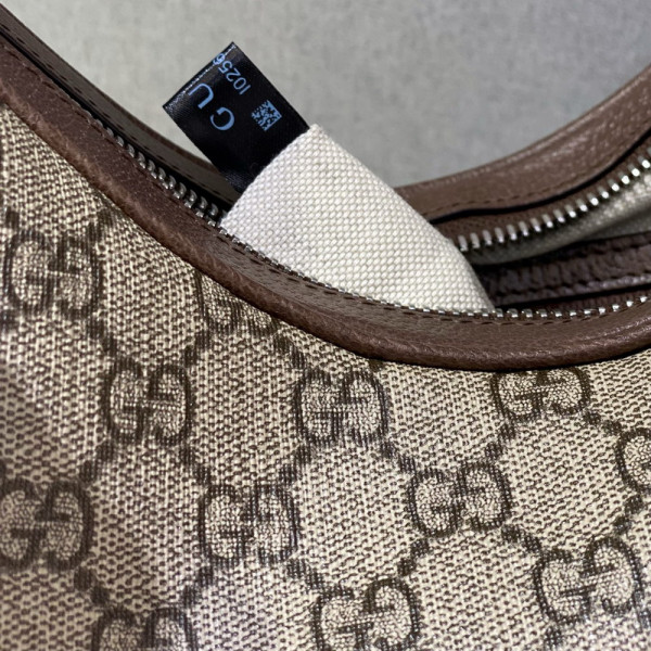 G*u*i attache large shoulder bag