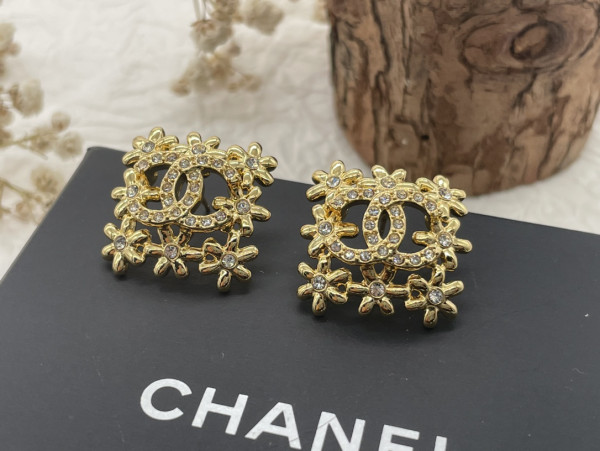 CL EARRINGS
