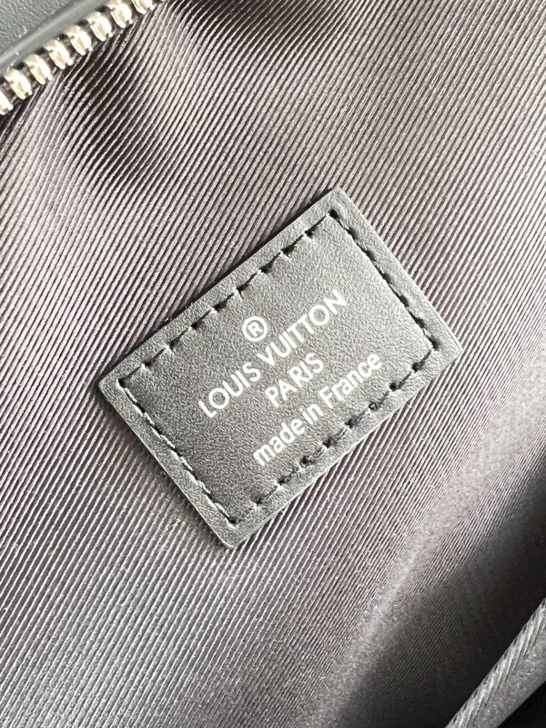 l0*is V*t0n avenue slingbag nm