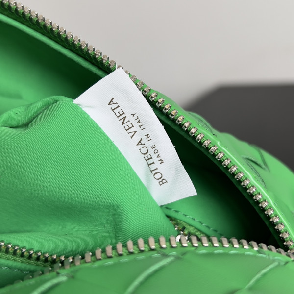 bo*te*ga Ve*ne*ta  intrecciato leather wallet-on-strap