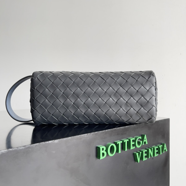 bo*te*ga Ve*ne*ta  intrecciato leather wallet-on-strap