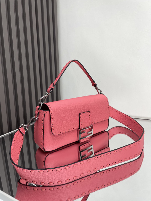 F**di baguette-26*13*6cm