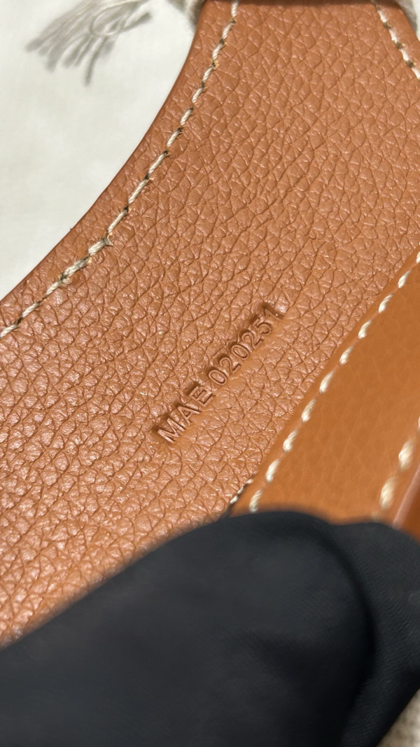 Go*ard beluga  - 23×18.5×8cm