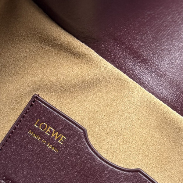 L0ew* medium ola bag in smooth calfskin - 26*18*13cm