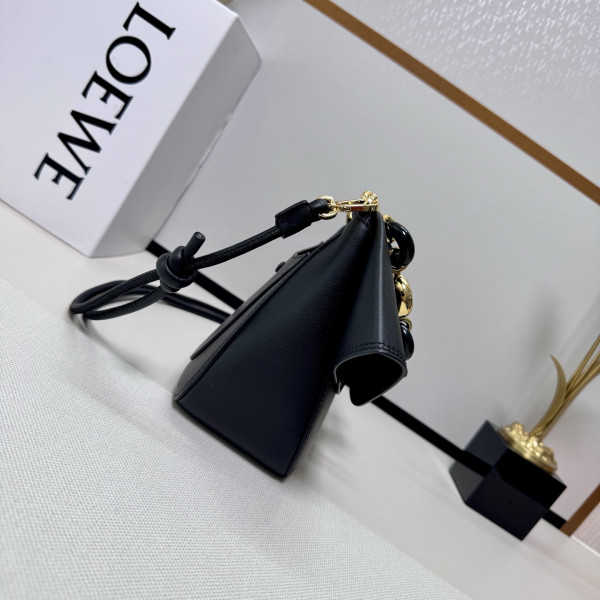 L0ew* medium ola bag in smooth calfskin - 26*18*13cm