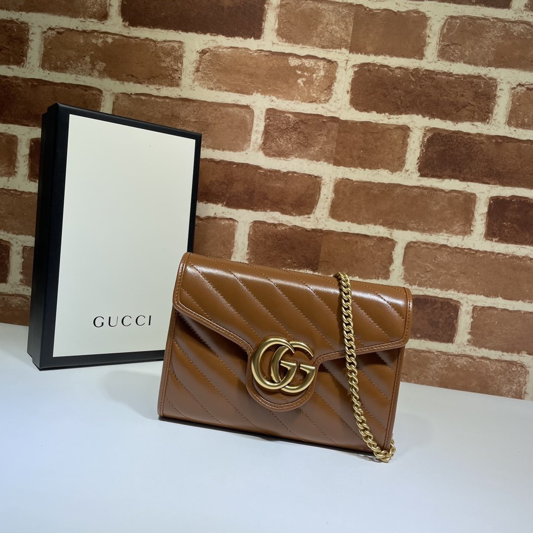 G*u*i gg marmont chain wallet