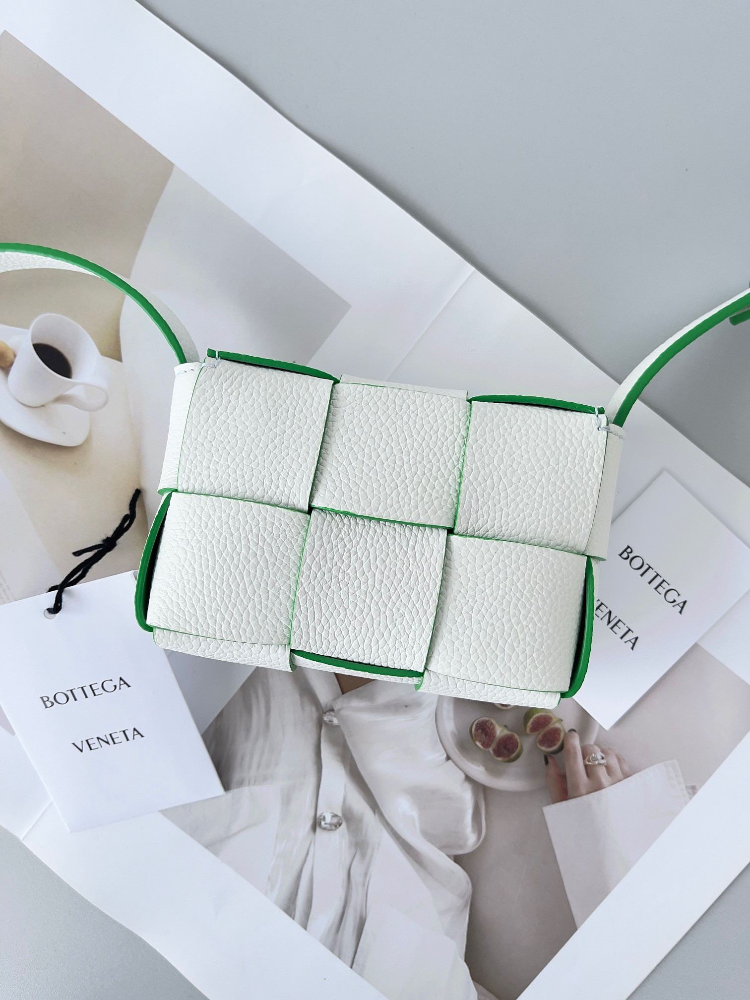 bo*te*ga Ve*ne*ta candy mini cassette-12*8*4cm